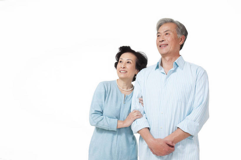 东方人,老年人,两个人,夫妻,站,微笑,横图,彩色,室内,白天,正面,爱情,满意,自由,分享,北京,中国,人物,图片,浪漫,休闲装,老人,享受,休闲,健康,温馨,恩爱,活力,可爱,恋人,摄影,生活方式,亲情,乐观,老年男性,老年女性,男人,男性,女人,女性,亚洲人,中国人,夫妇,情侣,半身,影棚拍摄,愉快,伴侣,bj174