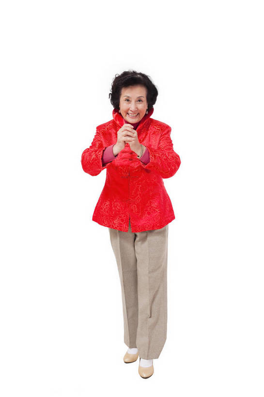 东方人,老年人,一个人,站,微笑,竖图,彩色,室内,白天,正面,时尚,满意,自由,北京,中国,春节,新年,节日,人物,图片,浪漫,休闲装,老人,享受,休闲,健康,喜庆,活力,可爱,竖,自信,抱拳,摄影,生活方式,优雅,乐观,老年女性,女人,女性,亚洲人,中国人,全身,影棚拍摄,愉快,拜年,bj174