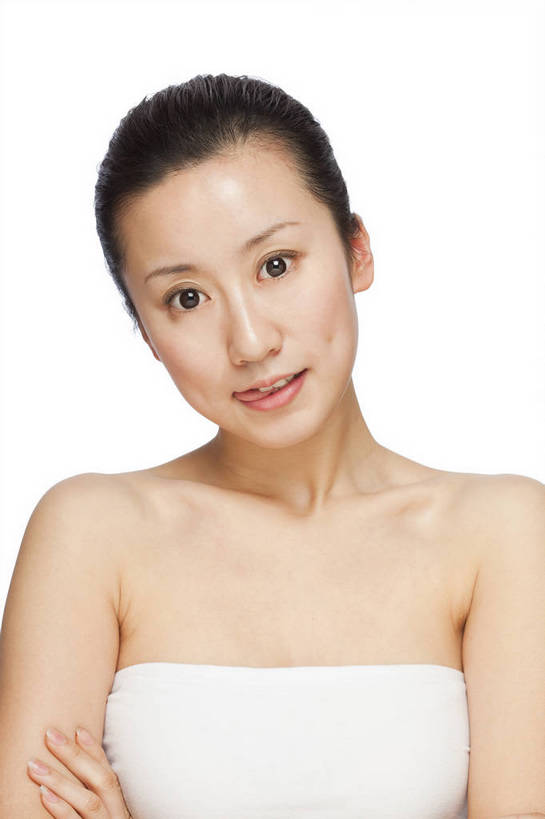 东方人,五官,眼睛,脸颊,头发,一个人,竖图,彩色,室内,白天,正面,美容,满意,自由,中国,护肤,人物,图片,浪漫,美丽,黑色,清洁,伸舌头,保养,享受,休闲,健康,表情,调皮,美女,摄影,头像,生活方式,皮肤,优雅,毛发,盘头,年轻女性,女人,女性,亚洲人,中国人,年轻人,影棚拍摄,愉快,bj174