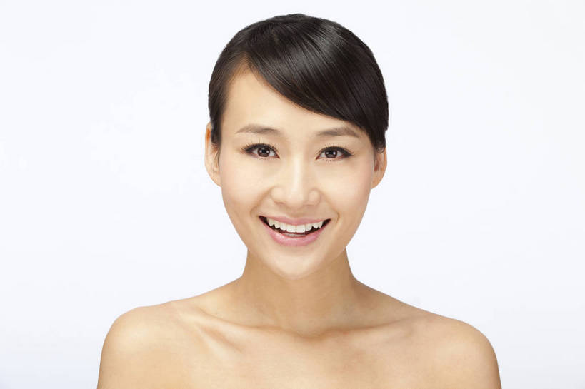 东方人,五官,眼睛,脸颊,头发,一个人,笑,横图,彩色,室内,白天,白色背景,正面,美容,性感,北京,中国,护肤,图片,美丽,年轻,漂亮,现代,黑色,清洁,保养,享受,休闲,健康,活力,可爱,美女,摄影,头像,生活方式,青春,皮肤,毛发,年轻女性,女人,女性,亚洲人,中国人,年轻人,影棚拍摄,愉快,bj174