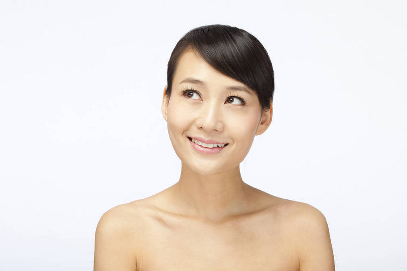 东方人,五官,眼睛,脸颊,头发,一个人,笑,横图,彩色,室内,白天,白色背景,正面,美容,性感,北京,中国,护肤,图片,美丽,年轻,漂亮,现代,黑色,清洁,保养,享受,休闲,健康,活力,可爱,美女,摄影,头像,生活方式,青春,皮肤,毛发,年轻女性,女人,女性,亚洲人,中国人,年轻人,影棚拍摄,愉快,bj174