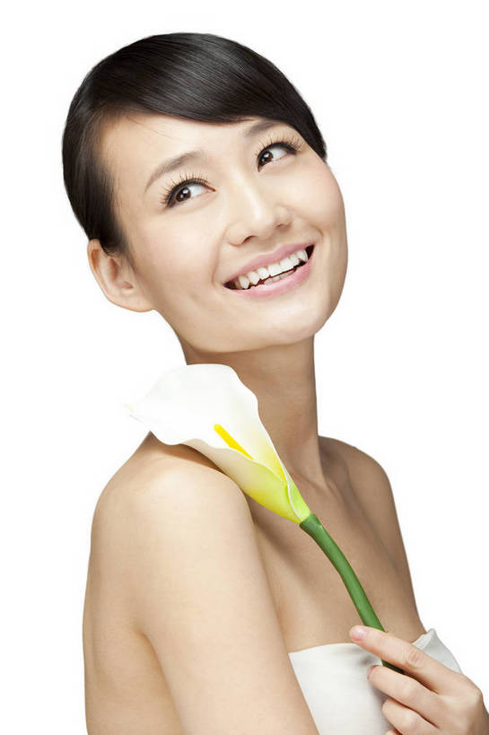 东方人,五官,眼睛,脸颊,手,头发,一个人,笑,竖图,彩色,室内,白天,白色背景,侧面,美容,性感,马蹄莲,北京,中国,护肤,图片,美丽,年轻,漂亮,现代,花,鲜花,黑色,清洁,保养,享受,休闲,健康,活力,可爱,美女,一枝,摄影,头像,生活方式,青春,皮肤,毛发,年轻女性,女人,女性,亚洲人,中国人,年轻人,影棚拍摄,愉快,bj174