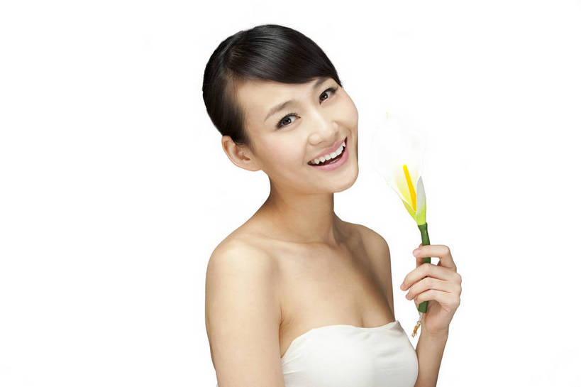 东方人,五官,眼睛,脸颊,手,头发,一个人,笑,横图,彩色,室内,白天,白色背景,侧面,美容,性感,马蹄莲,北京,中国,护肤,图片,美丽,年轻,漂亮,现代,花,鲜花,黑色,清洁,保养,享受,休闲,健康,活力,可爱,美女,一枝,摄影,头像,生活方式,青春,皮肤,毛发,年轻女性,女人,女性,亚洲人,中国人,年轻人,影棚拍摄,愉快,bj174