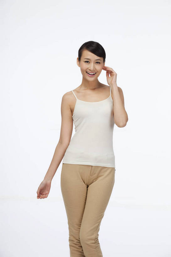 东方人,头发,一个人,竖图,彩色,室内,白天,白色背景,正面,时尚,性感,运动,北京,中国,造型,图片,美丽,年轻,漂亮,现代,黑色,保养,享受,休闲,健康,活力,可爱,美女,美体,摄影,生活方式,青春,形体,毛发,健美,塑身,年轻女性,女人,女性,亚洲人,中国人,年轻人,半身,影棚拍摄,愉快,肢体,bj174