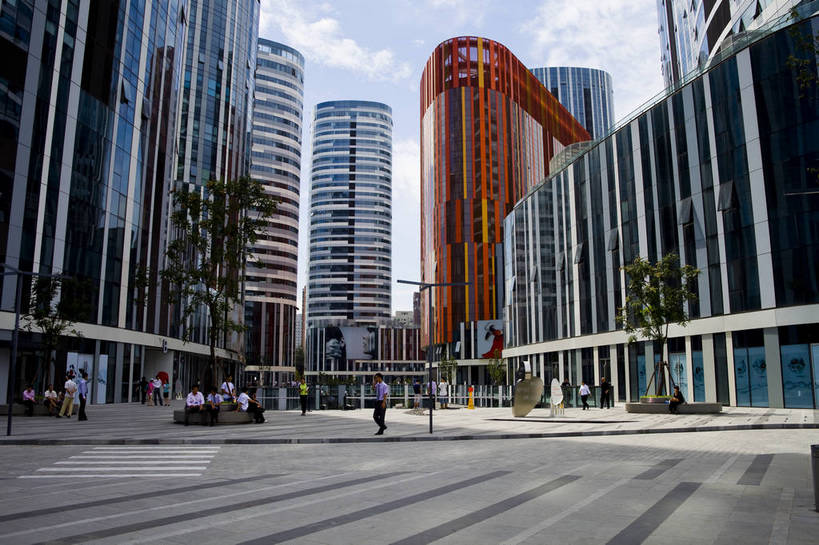 无人,横图,彩色,室外,白天,旅游,城市风光,步行街,城市,道路,建筑,商场,北京,中国,图片,辉煌,现代建筑,商业街,蓝天,阳光,旅游胜地,商务楼,金融,摄影,经济,文明,中国文化,发展,繁荣,旅行,购物中心,三里屯SOHO,bj174