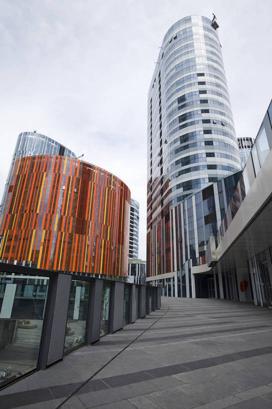 无人,竖图,彩色,室外,白天,旅游,城市风光,步行街,城市,道路,建筑,商场,北京,中国,图片,辉煌,现代建筑,商业街,蓝天,阳光,旅游胜地,商务楼,金融,摄影,经济,文明,中国文化,发展,繁荣,旅行,购物中心,三里屯SOHO,bj174