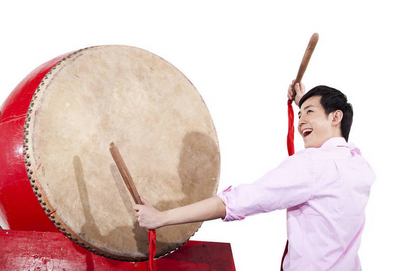 东方人,一个人,笑,鼓掌,横图,彩色,室内,白天,抠图,白色背景,侧面,衬衫,满意,兴奋,北京,中国,春节,新年,亚洲,表演,节日,造型,图片,敲鼓,站着,享受,喜庆,姿势,摄影,动作,中国文化,东亚,男人,男性,年轻男性,亚洲人,中国人,年轻人,拍手,半身,影棚拍摄,传统文化,bj174