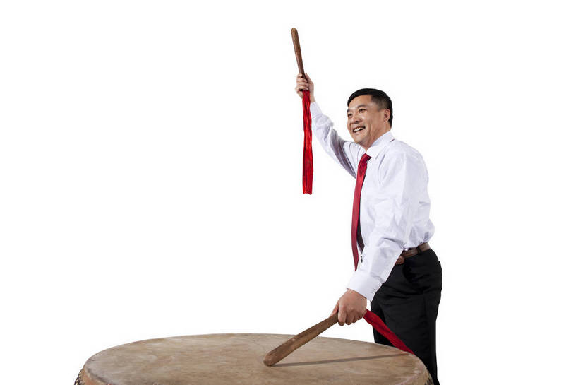 东方人,中年人,一个人,演员,笑,鼓掌,横图,彩色,室内,白天,抠图,白色背景,侧面,衬衫,满意,兴奋,北京,中国,春节,新年,亚洲,仅一个男性,仅一个人,仅一个中年男性,表演,正装,节日,艺术,造型,图片,鼓,文化,敲鼓,站着,享受,喜庆,姿势,摄影,动作,中国文化,东亚,捶,气势,男人,男性,中年男性,亚洲人,中国人,年轻人,拍手,半身,影棚拍摄,传统文化,bj174