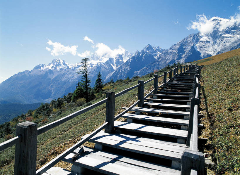 摄影师,横图,彩色,照片,室外,旅游,美景,山,雪山,丽江,中国,光线,景点,山川,山路,云,云朵,桥,青山,云彩,云南,东方,玉龙雪山,风景,蓝天,阳光,自然,天,陡峭,概念,广阔,远景,安静,摄影,大自然,空旷,自然风光,自然现象,摄像师,幽静,bj174