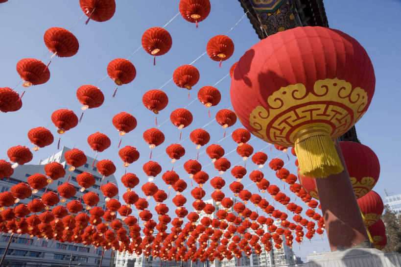 无人,摄影师,横图,彩色,室外,白天,仰视,北京,中国,春节,亚洲,节日,庆祝,民俗,冬季,庙会,文化,传统,红灯笼,东方,蓝天,庆典,喜庆,晴朗,晴天,纪念,文明,近景,中国文化,摄像师,地坛,bj174