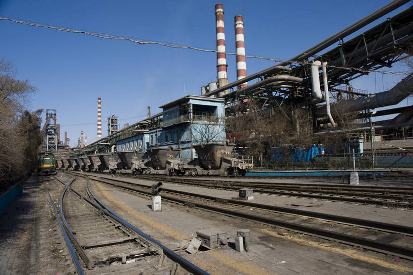 无人,摄影师,横图,彩色,室外,白天,北京,中国,亚洲,钢铁,轨道,铁轨,东方,蓝天,安静,工业,设施,晴朗,晴天,厂房,资源,企业,近景,摄像师,首钢,bj174