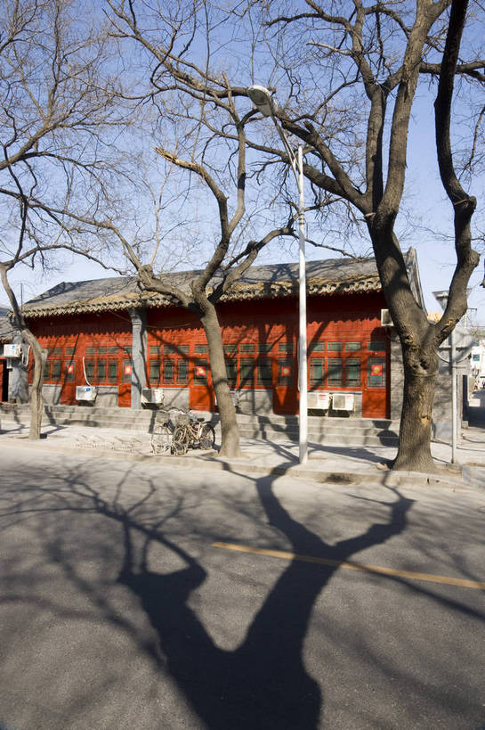 无人,摄影师,竖图,彩色,室外,白天,道路,建筑,北京,中国,亚洲,古老,大街,首都,古迹,历史,文化,树木,名胜,风景,蓝天,阳光,晴天,文明,东亚,摄像师,中华人民共和国,东城区,北京市,京,北平,华北地区,幽静,房子,东城,北池子大街,bj174