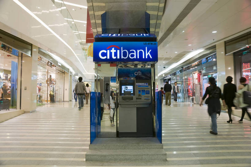 摄影师,横图,彩色,室内,购物,消费,取款机,城市,商场,北京,中国,亚洲,豪华,商业街,顾客,东方,现代化,王府井,商厦,摄影,专卖店,atm机,摄像师,自动柜员机,自动取款机,旅行,商业,店铺,购物中心,bj174