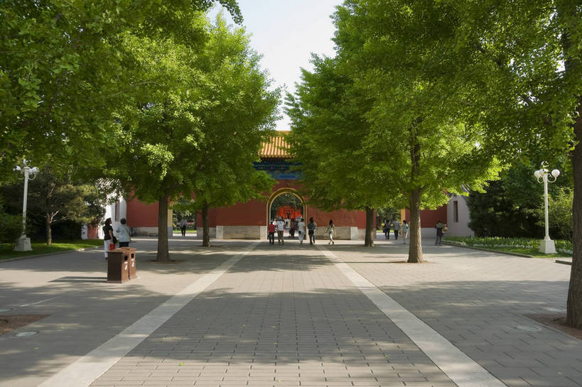 摄影师,公园,横图,彩色,室外,白天,旅游,门,建筑,北京,中国,亚洲,游人,古老,拱门,古迹,文化,古建筑,东方,树,名胜,白云,风景,蓝天,阳光,晴天,宁静,安宁,文明,摄像师,中山公园,旅行,bj174