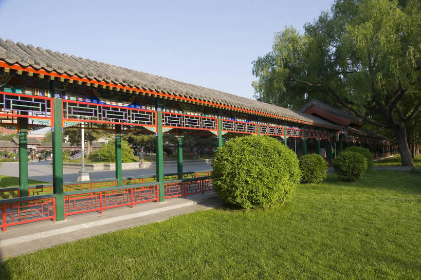 无人,摄影师,公园,横图,彩色,室外,白天,旅游,草坪,植物,建筑,北京,中国,亚洲,古老,壮观,彩绘,庭院,屋顶,走廊,美丽,古迹,文化,古建筑,东方,树,名胜,风景,蓝天,阳光,晴天,宁静,安宁,文明,摄像师,中山公园,旅行,bj174