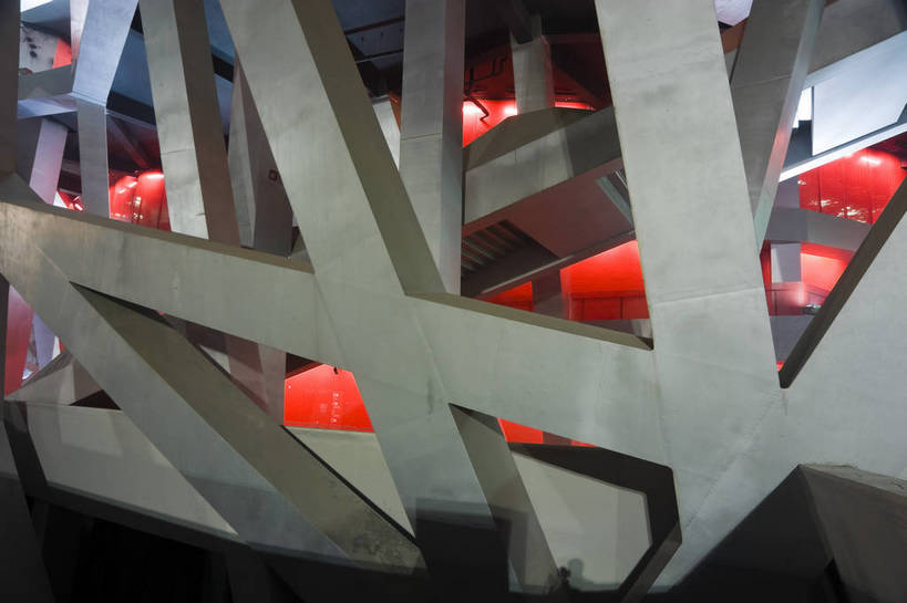 无人,摄影师,横图,彩色,室外,夜晚,旅游,城市,建筑,夜景,北京,中国,亚洲,局部,壮观,结构,鸟巢,体育场,东方,现代化,风景,安静,规划,雄伟,空旷,近景,摄像师,发展,国家体育场,奥运场馆,气势,独特,进步,发达,旅行,奥运会,bj174