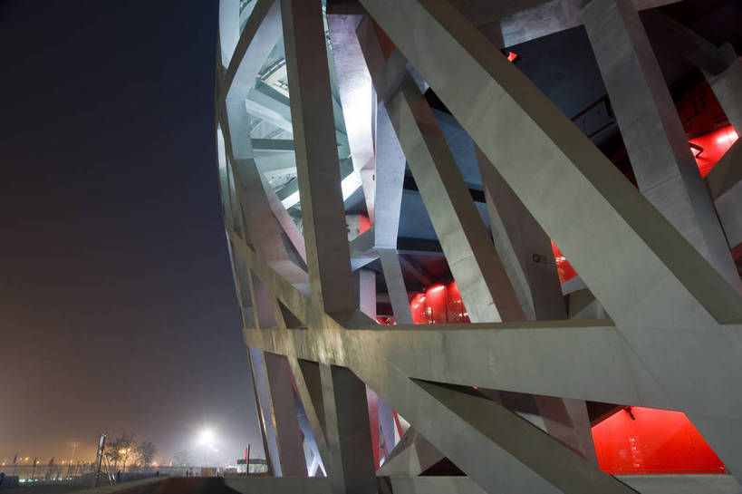 无人,摄影师,横图,彩色,室外,夜晚,旅游,城市,建筑,夜景,北京,中国,亚洲,局部,壮观,结构,鸟巢,体育场,东方,现代化,风景,安静,规划,雄伟,空旷,近景,摄像师,发展,国家体育场,奥运场馆,气势,独特,进步,发达,旅行,奥运会,bj174