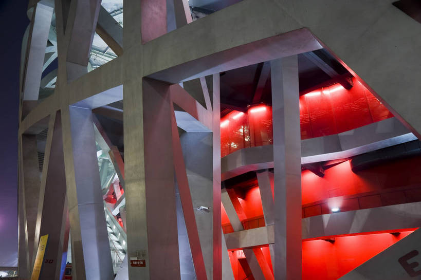 无人,摄影师,横图,彩色,室外,夜晚,旅游,城市,建筑,夜景,北京,中国,亚洲,局部,壮观,结构,鸟巢,体育场,东方,现代化,风景,安静,规划,雄伟,空旷,近景,摄像师,发展,国家体育场,奥运场馆,气势,独特,进步,发达,旅行,奥运会,bj174