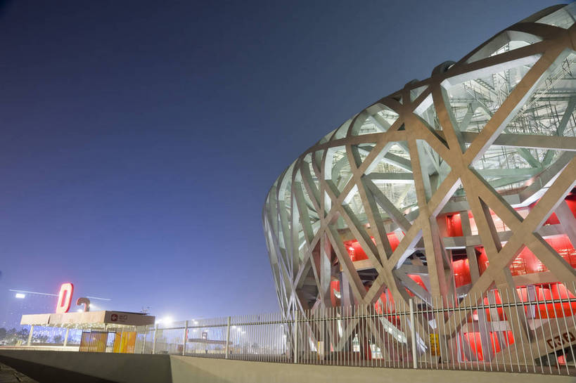 无人,摄影师,横图,彩色,室外,夜晚,旅游,城市,建筑,夜景,北京,中国,亚洲,局部,壮观,结构,鸟巢,体育场,东方,现代化,风景,天,安静,规划,雄伟,空旷,摄像师,发展,国家体育场,奥运场馆,气势,独特,进步,发达,旅行,奥运会,bj174