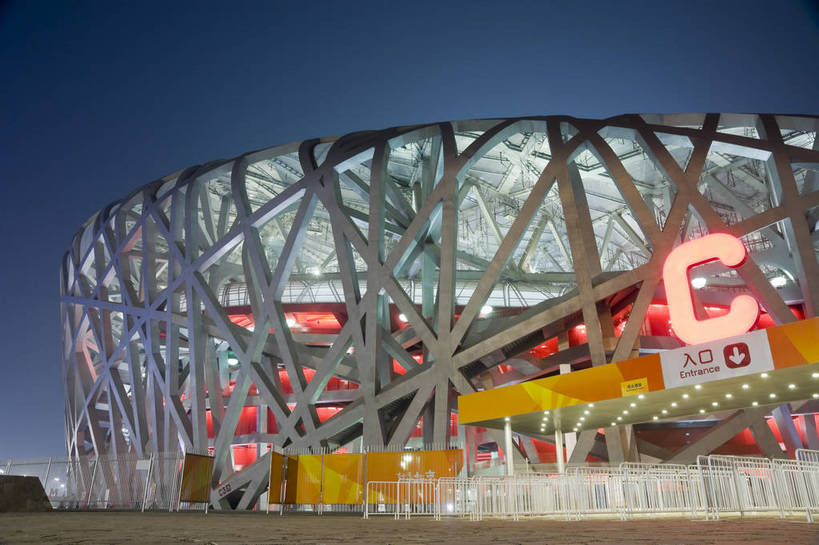 无人,摄影师,横图,彩色,室外,夜晚,仰视,旅游,城市,建筑,夜景,北京,中国,亚洲,入口,局部,壮观,结构,鸟巢,体育场,东方,现代化,风景,天,安静,规划,雄伟,摄像师,发展,国家体育场,奥运场馆,气势,独特,进步,发达,旅行,奥运会,bj174