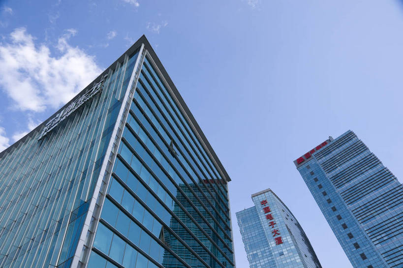 无人,摄影师,横图,彩色,室外,白天,仰视,旅游,城市,大厦,建筑,摩天大楼,写字楼,北京,中国,亚洲,局部,壮观,楼群,东方,现代化,白云,风景,蓝天,安静,规划,经济,雄伟,摄像师,发展,中关村,气势,进步,发达,旅行,高层建筑,bj174