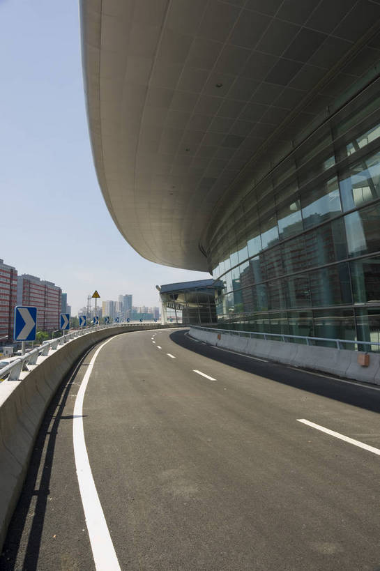 无人,摄影师,火车站,竖图,彩色,室外,白天,旅游,城市,道路,建筑,北京,中国,亚洲,现代化,阳光,天,经济,晴天,摄像师,标志性建筑,北京南站,bj174