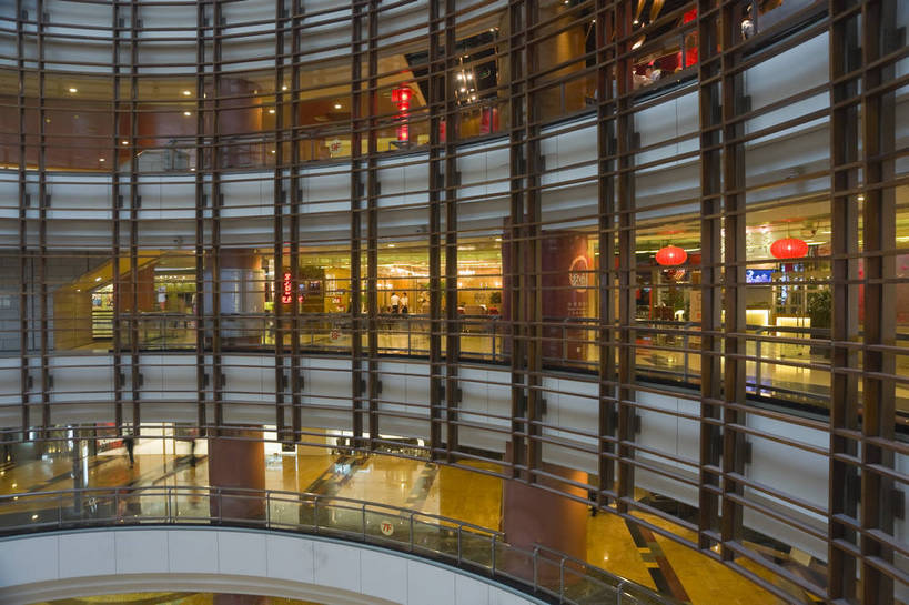 摄影师,横图,彩色,室内,购物,旅游,城市,建筑,商场,上海,中国,亚洲,繁华,浦东,顾客,建筑物,现代化,风景,热闹,经济,申,陆家嘴,浦东新区,正大广场,东亚,摄像师,上海市,中华人民共和国,沪,华东地区,商业,购物中心,bj174