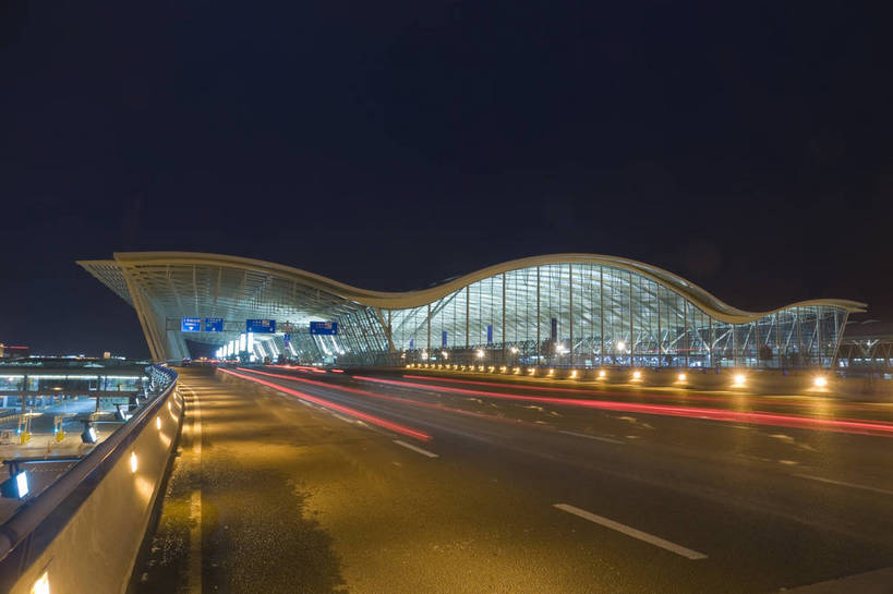 无人,摄影师,横图,彩色,室外,旅游,城市,道路,飞机场,建筑,夜景,中国,亚洲,灯光,建筑物,现代化,风景,经济,摄像师,灯火辉煌,上海浦东国际机场,bj174