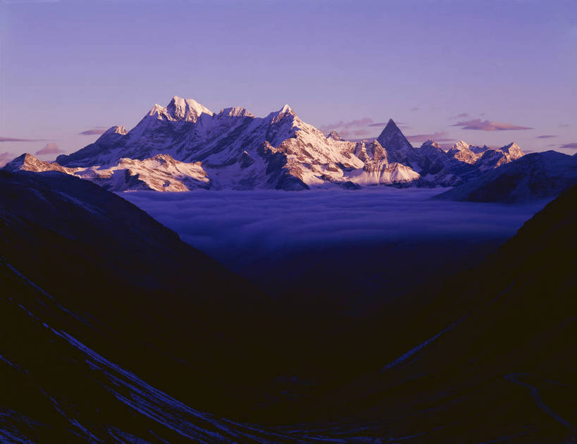 无人,横图,彩色,室外,白天,旅游,度假,美景,名胜古迹,山,山脉,雪山,标志建筑,地标,建筑,中国,亚洲,遗迹,图片,高山,山峰,古迹,文物,娱乐,建设,古建筑,风景,天空,自然,群山,享受,休闲,远景,旅游胜地,放松,摄影,地理,四川省,风光,宁静,自然风光,古文明,东亚,四川,阿坝,中华人民共和国,西南地区,阿坝藏族羌族自治州,阿坝州,川,四姑娘山,险峻,bj174