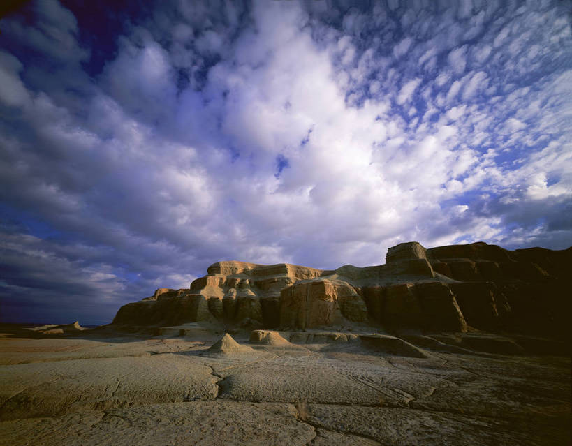 无人,横图,彩色,室外,白天,旅游,度假,美景,名胜古迹,标志建筑,地标,建筑,中国,亚洲,遗迹,壮观,图片,古城,巨石,古迹,文物,娱乐,建设,古建筑,遗址,白云,风景,蓝天,天空,自然,享受,休闲,远景,旅游胜地,放松,摄影,地理,风光,宁静,干涸,空旷,自然风光,古文明,东亚,地貌,魔鬼城,新疆,乌尔禾风城,克拉玛依,中华人民共和国,新疆维吾尔自治区,西北地区,克拉玛依市,苍凉,准噶尔,准噶尔盆地,地质,新,bj174