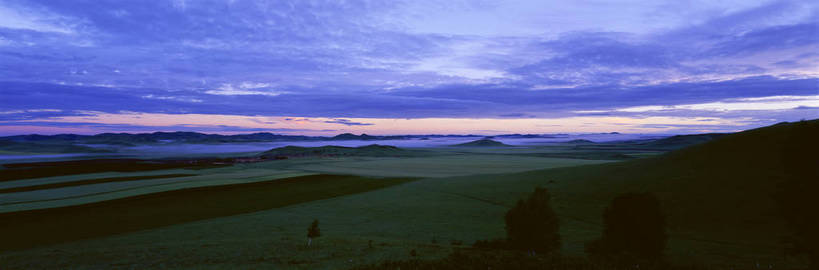 无人,横图,彩色,室外,白天,旅游,度假,草原,美景,名胜古迹,树林,田园,雾,标志建筑,地标,建筑,坝上,中国,亚洲,遗迹,图片,田野,云层,古迹,文物,娱乐,建设,古建筑,风景,蓝天,天空,自然,平原,享受,休闲,远景,旅游胜地,放松,蒙,摄影,地理,风光,宁静,空旷,自然风光,古文明,东亚,内蒙古,中华人民共和国,华北地区,河北,河北省,冀,内蒙古自治区,承德,承德市,仙境,苍凉,丰宁县,大滩镇,坝上草原,丰宁满族自治县,京北第一草原,丰宁,bj174
