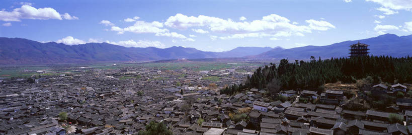 无人,横图,彩色,室外,白天,旅游,度假,美景,名胜古迹,山脉,树林,标志建筑,地标,建筑,丽江,中国,亚洲,遗迹,图片,景观,辉煌,古迹,历史,文物,娱乐,建设,古建筑,云南,树木,天空,群山,享受,休闲,远景,旅游胜地,放松,人文,摄影,古文明,东亚,云南省,丽江古城,中华人民共和国,西南地区,滇,丽江市,大研古城,丽江古镇,bj174