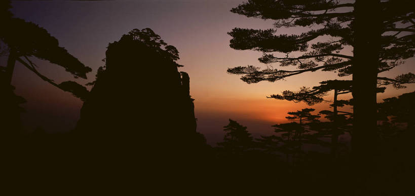 无人,横图,彩色,室外,白天,旅游,度假,黄山,名胜古迹,山,山脉,标志建筑,地标,建筑,松树,中国,亚洲,遗迹,光影,图片,山峰,云海,山峦,云层,古迹,文物,娱乐,建设,古建筑,风景,阳光,自然,群山,享受,休闲,旅游胜地,彩云,放松,摄影,地理,风光,宁静,自然风光,剪影,光辉,古文明,东亚,安徽,安徽省,黄山市,中华人民共和国,华东地区,皖,夕阳,bj174