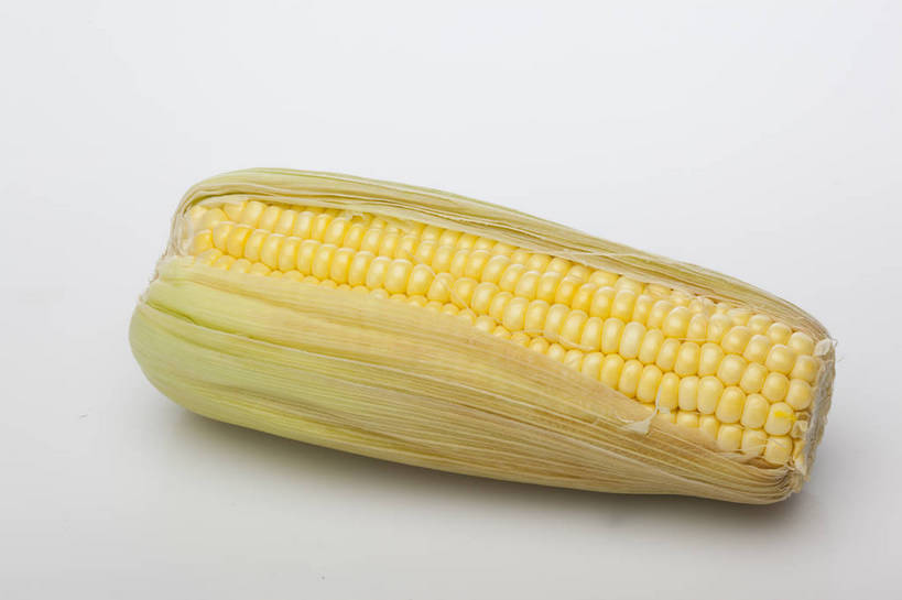横图,彩色,室内,特写,抠图,白色背景,玉米,水果,中国,亚洲,完整,新鲜,图片,美味,食品,营养,粮食,食物,一个,摄影,苞米,无公害,东亚,健康食品,影棚拍摄,bj174