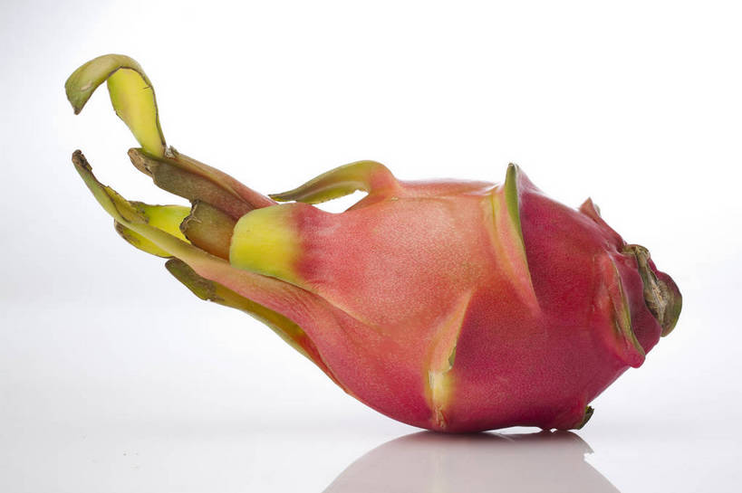 横图,彩色,室内,特写,抠图,白色背景,水果,中国,亚洲,完整,新鲜,图片,美味,食品,粉红,营养,火龙果,食物,一个,红色,摄影,无公害,东亚,健康食品,影棚拍摄,bj174