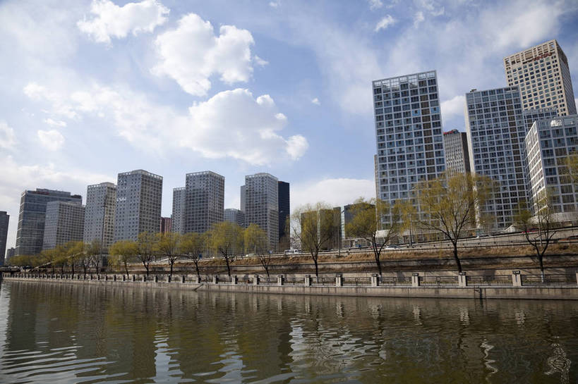 无人,横图,彩色,室外,白天,旅游,办公楼,城市风光,城市,道路,建筑,写字楼,北京,中国,亚洲,图片,河岸,建筑群,首都,辉煌,现代建筑,天空,阳光,旅游胜地,摩天大厦,安静,金融,摄影,经济,文明,中国文化,东亚,发展,中华人民共和国,北京市,京,北平,华北地区,朝阳区,通州区,繁荣,河,马路,旅行,北京CBD,北京商务中心区,中国北京大北窑,建外SOHO,通惠河,bj174