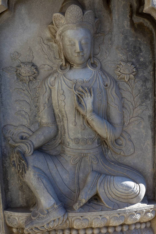 无人,公园,寺庙,竖图,彩色,室外,白天,旅游,名胜古迹,标志建筑,地标,建筑,雕塑,北京,中国,亚洲,节日,艺术,装饰,雕刻,雕像,佛像,浮雕,图片,建筑群,首都,古典,文化,建设,石雕,工艺品,祈祷,健康,旅游胜地,安静,竖,许愿,摄影,宗教,佛教,信仰,纪念,祈求,美术,文明,中国文化,主题,陈列,东亚,香山,海淀区,香山公园,中华人民共和国,北京市,京,北平,华北地区,功能,美学,释教,古代文明,平安,旅行,传统文化,静宜园,碧云寺,bj174