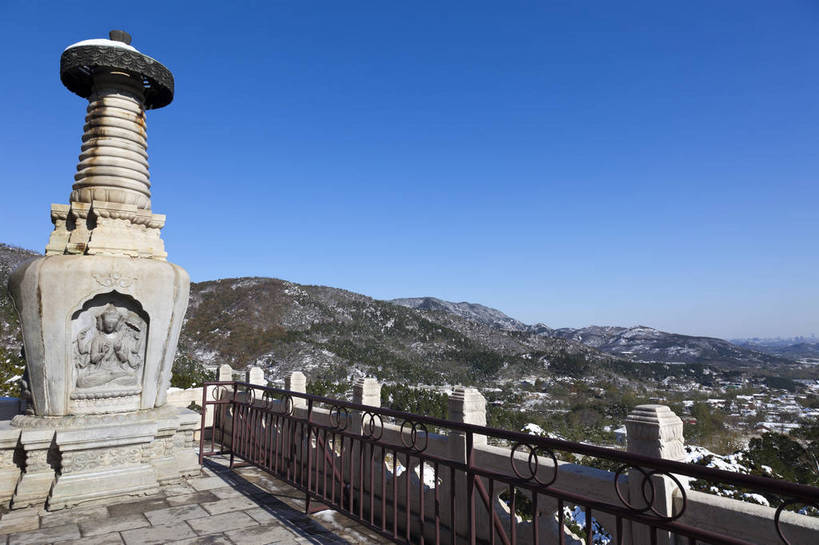 无人,公园,寺庙,横图,彩色,室外,白天,旅游,石头,名胜古迹,山,山脉,树林,标志建筑,地标,建筑,雕塑,北京,中国,亚洲,节日,艺术,装饰,雕刻,雕像,佛像,浮雕,石子,图片,建筑群,塔,首都,古典,文化,建设,石雕,天空,工艺品,祈祷,健康,旅游胜地,安静,许愿,摄影,宗教,佛教,信仰,纪念,祈求,美术,文明,中国文化,主题,陈列,东亚,香山,海淀区,香山公园,中华人民共和国,北京市,京,北平,华北地区,功能,美学,释教,古代文明,平安,石块,岩石,旅行,传统文化,静宜园,碧云寺,bj174