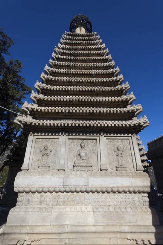 无人,公园,寺庙,竖图,彩色,室外,白天,旅游,石头,名胜古迹,树林,标志建筑,地标,建筑,雕塑,北京,中国,亚洲,节日,艺术,装饰,雕刻,雕像,佛像,浮雕,石子,图片,建筑群,塔,首都,古典,文化,建设,石雕,工艺品,祈祷,健康,旅游胜地,安静,竖,许愿,摄影,宗教,佛教,信仰,纪念,祈求,美术,文明,中国文化,主题,陈列,东亚,香山,海淀区,香山公园,中华人民共和国,北京市,京,北平,华北地区,功能,美学,释教,古代文明,平安,石块,岩石,旅行,传统文化,静宜园,碧云寺,bj174