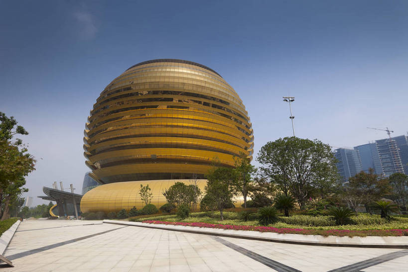 广场,横图,彩色,室外,白天,旅游,办公楼,城市风光,城市,建筑,中国,游人,图片,景观,公寓,辉煌,现代建筑,浙江,天空,绿地,地标建筑,旅游胜地,摩天大厦,摄影,经济,杭州,文明,中国文化,国际会议中心,发展,繁荣,马路,旅行,bj174