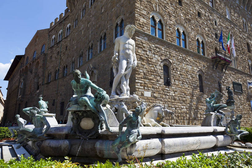 广场,横图,彩色,室外,白天,旅游,度假,名胜古迹,标志建筑,地标,建筑,喷泉,雕塑,意大利,佛罗伦萨,遗迹,艺术,雕像,图片,水池,建筑群,古典,古迹,文物,娱乐,建设,古建筑,地标建筑,享受,休闲,旅游胜地,放松,人体,摄影,文明,古文明,世界文化遗产,古代文明,米开朗基罗广场,旅行,传统文化,bj174