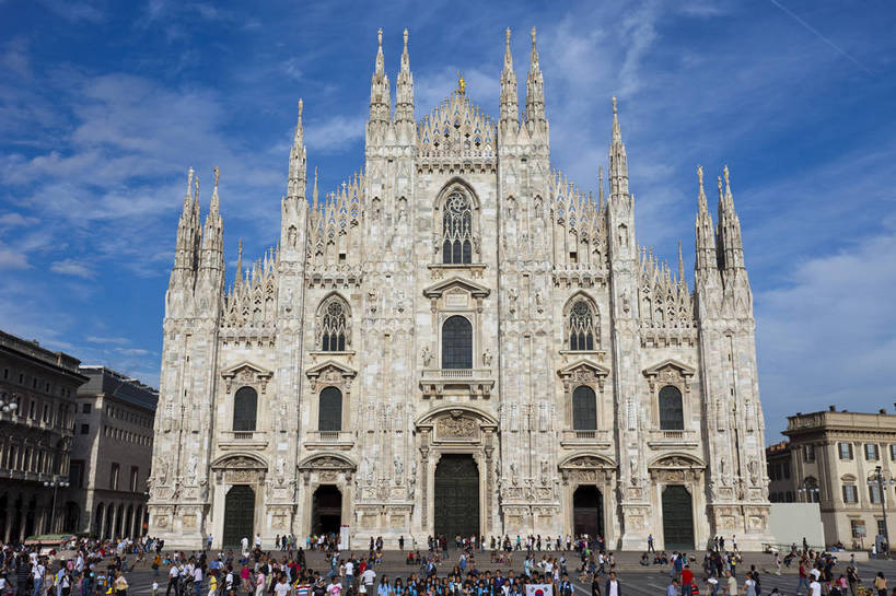 横图,彩色,室外,白天,旅游,度假,名胜古迹,标志建筑,地标,建筑,意大利,德国,欧洲,遗迹,图片,建筑群,古典,古迹,文物,娱乐,建设,古建筑,地标建筑,享受,休闲,旅游胜地,放松,摄影,哥特式,西欧,文明,古文明,多莫大教堂,米兰,世界文化遗产,德意志联邦共和国,首府,科隆,古代文明,北威州,北莱茵.威斯特法伦州,米兰主教教堂,旅行,大教堂,科隆行政区,传统文化,多姆大教堂,bj174