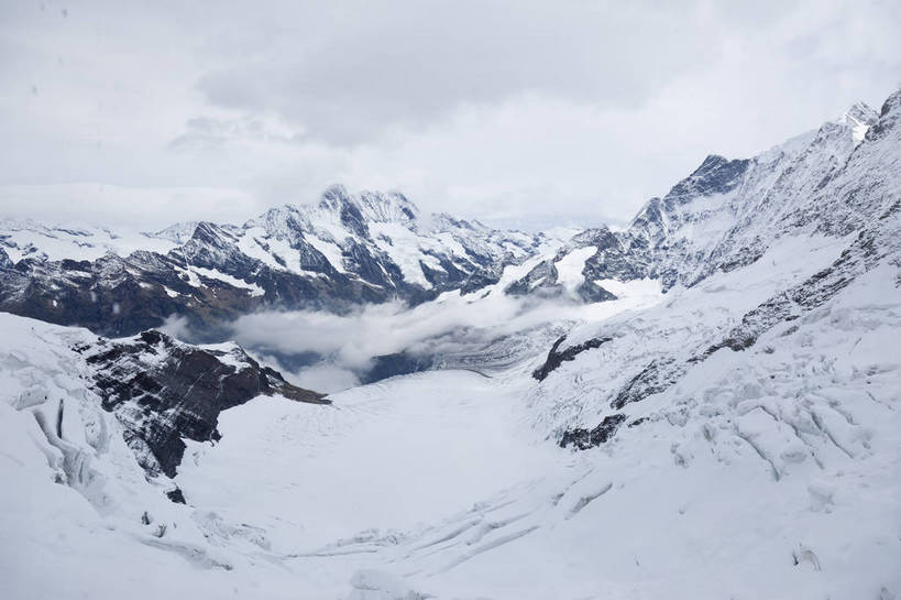 横图,彩色,室外,白天,旅游,山脉,雪山,瑞士,欧洲,阿尔卑斯山,图片,山峰,首都,伯尔尼,自然,滑雪场,旅游胜地,摄影,风光,中欧,瑞士联邦,伯尔尼州,少女峰,险峻,因特拉肯,旅行,bj174