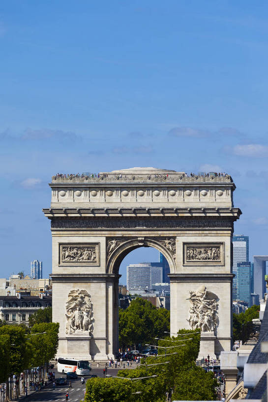 竖图,彩色,室外,白天,旅游,名胜古迹,城市风光,城市,建筑,街道,法国,凯旋门,巴黎,游人,图片,景观,辉煌,现代建筑,天空,地标建筑,旅游胜地,摄影,经济,文明,发展,戴高乐广场,繁荣,香榭丽舍大街,旅行,bj174