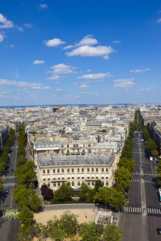 竖图,彩色,室外,白天,旅游,名胜古迹,城市风光,城市,建筑,街道,法国,巴黎,游人,图片,景观,辉煌,现代建筑,天空,地标建筑,旅游胜地,摄影,经济,文明,发展,繁荣,香榭丽舍大街,旅行,bj174