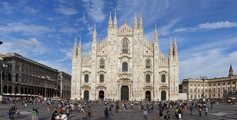 广场,横图,彩色,室外,白天,旅游,度假,名胜古迹,标志建筑,地标,建筑,意大利,德国,欧洲,遗迹,图片,建筑群,古典,古迹,文物,娱乐,建设,古建筑,地标建筑,享受,休闲,旅游胜地,放松,摄影,哥特式,西欧,文明,古文明,多莫大教堂,米兰,世界文化遗产,德意志联邦共和国,首府,科隆,古代文明,北威州,北莱茵.威斯特法伦州,米兰主教教堂,旅行,大教堂,科隆行政区,传统文化,多姆大教堂,bj174