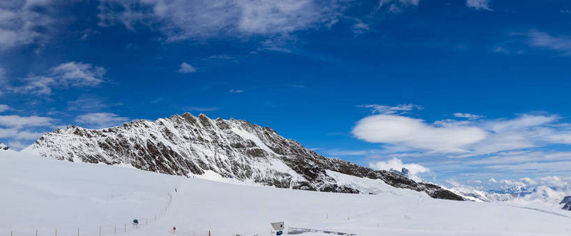 横图,彩色,室外,白天,旅游,草地,森林,田园,瑞士,欧洲,阿尔卑斯山,图片,首都,伯尔尼,自然,村庄,庄园,旅游胜地,摄影,风光,中欧,瑞士联邦,伯尔尼州,少女峰,因特拉肯,旅行,居住区,bj174