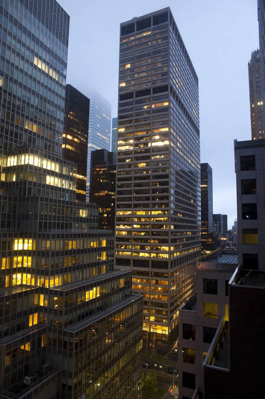 无人,竖图,彩色,室外,特写,旅游,办公楼,城市风光,城市,建筑,夜景,纽约,美国,图片,建筑群,灯光,曼哈顿,辉煌,现代建筑,旅游胜地,摩天大厦,摄影,文明,商务中心,金融中心,发展,灯火辉煌,繁荣,旅行,bj174