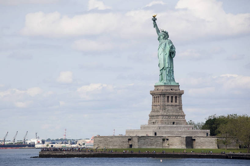 无人,横图,彩色,室外,白天,旅游,度假,名胜古迹,城市风光,标志建筑,城市,地标,建筑,雕塑,自由女神像,纽约,美国,自由女神,遗迹,标志,雕像,图片,曼哈顿,辉煌,古迹,文物,娱乐,建设,古建筑,现代建筑,地标建筑,享受,休闲,旅游胜地,放松,摄影,文明,古文明,发展,繁荣,旅行,港湾,海港,bj174