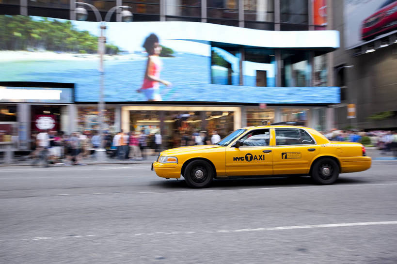 广场,横图,彩色,室外,白天,旅游,办公楼,美景,城市风光,城市,道路,建筑,街道,路,霓虹灯,商场,公路,出租车,纽约,美国,游客,广告牌,图片,景观,曼哈顿,交通,辉煌,现代建筑,旅游胜地,摩天大厦,景色,摄影,时代广场,文明,动态,发展,繁荣,马路,旅行,购物中心,bj174